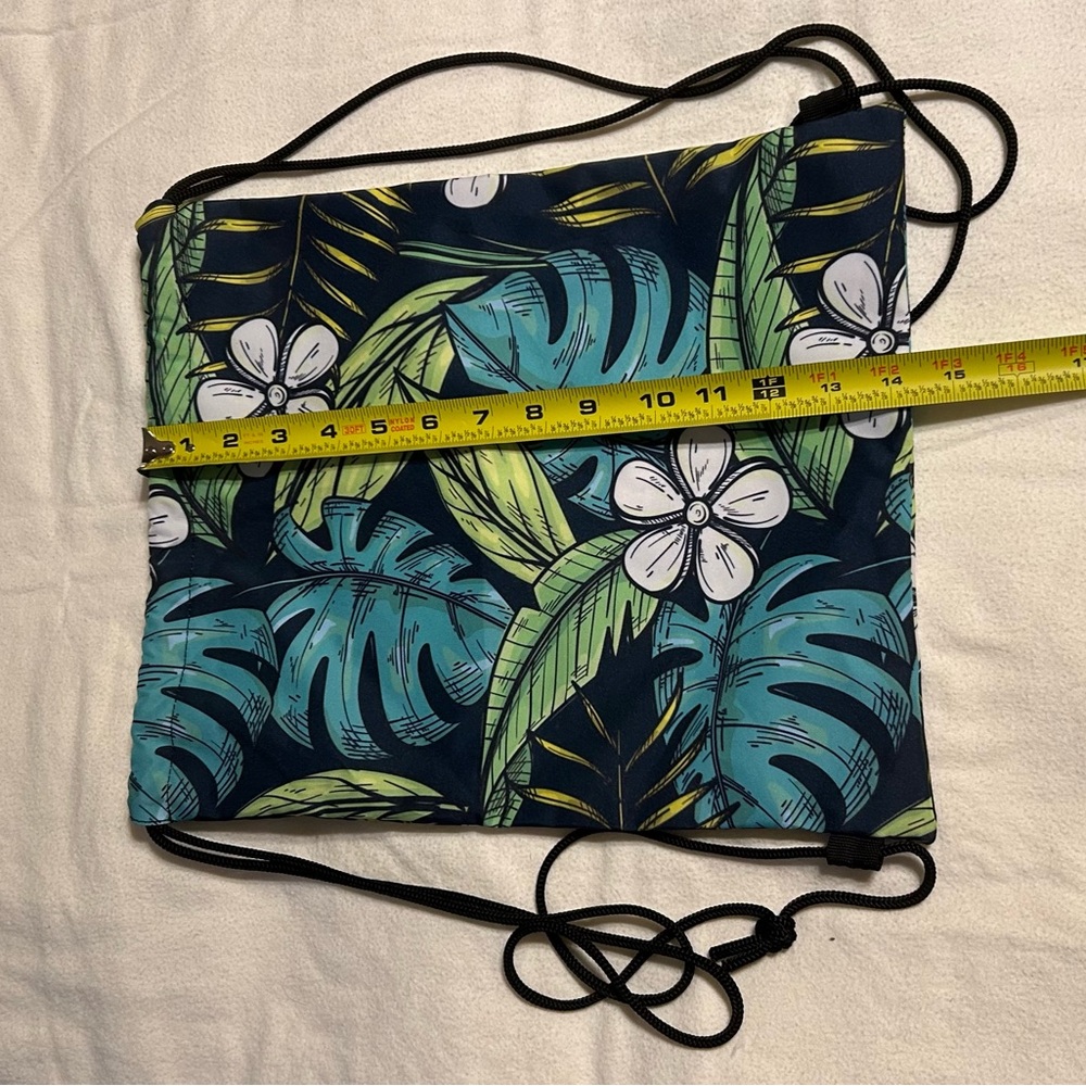 Floral Drawstring Backpack - Green and Blue - Picture 3 of 3